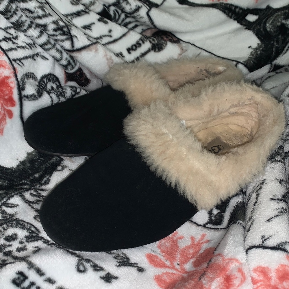 BLACK UGG SHEARLING SLIPPERS SZ 9